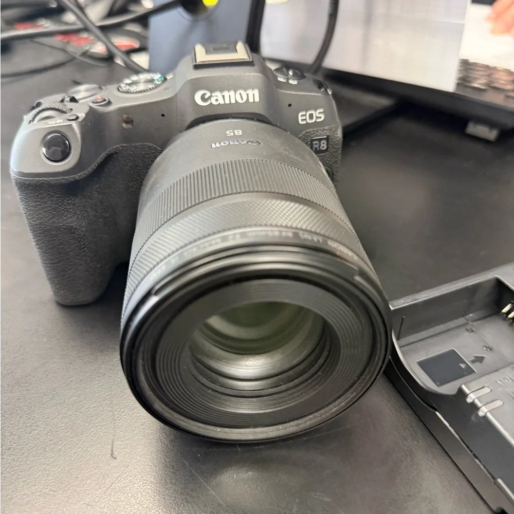 Canon R8 EOS Mirrorless Camera + Black 85mm Lens R vlog youtube content